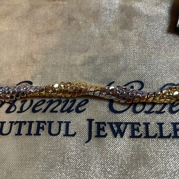 “Nice curves” - Picture 2 of 2